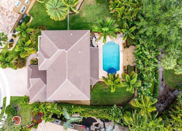 Property at 6769 Finamore Cir, Lake Worth, FL 33467, 5 beds, 3 baths