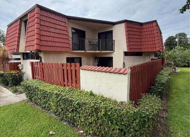 Property at 3830 Victoria Dr, West Palm Beach, FL 33406, 2 beds, 2.5 baths