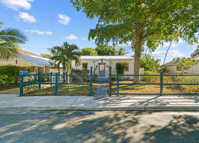 Property at 726 N E St, Lake Worth Beach, FL 33460, 2 beds, 1 bath