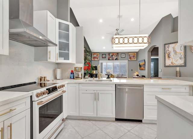 Property at 15432 Rosaire Ln, Delray Beach, FL 33484, 3 beds, 2 baths