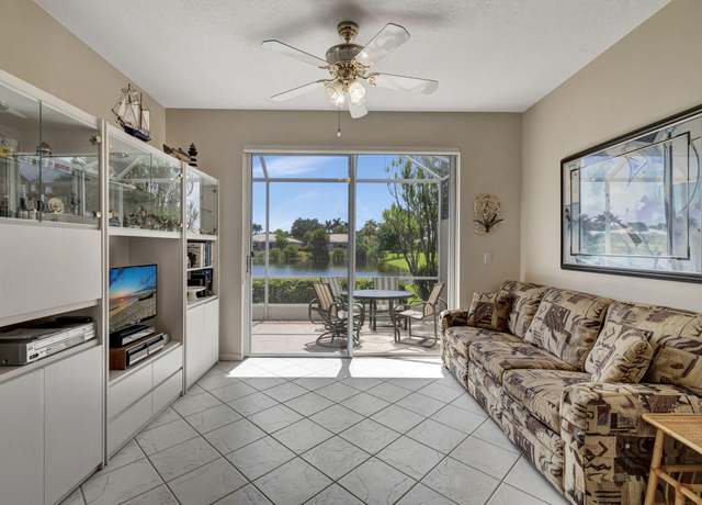 Property at 10545 Royal Caribbean Cir, Boynton Beach, FL 33437, 3 beds, 2 baths