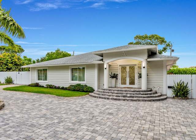 Property at 936 Upland Rd, West Palm Beach, FL 33401, 5 beds, 4.5 baths