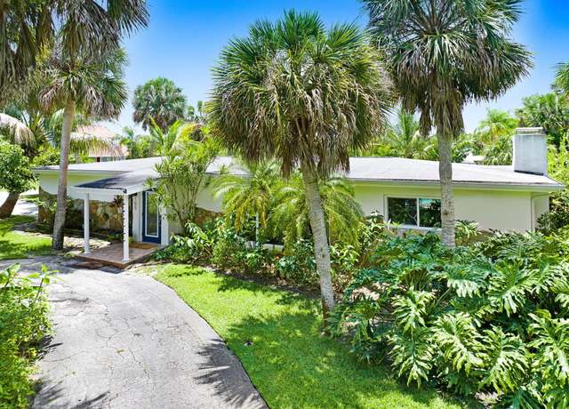 Property at 105 Devonshire Dr, Melbourne, FL 32901, 3 beds, 2 baths