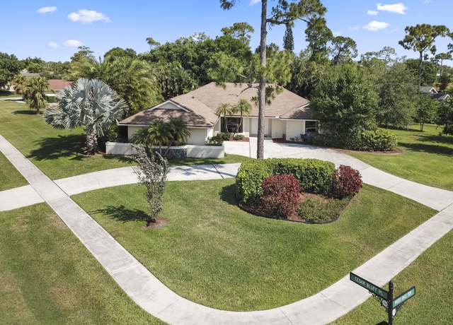 Property at 1420 Wood Dale Ter, Wellington, FL 33414, 3 beds, 2 baths