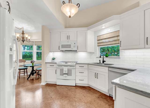 Property at 2437 SW Foxpoint Trl, Palm City, FL 34990, 2 beds, 2 baths