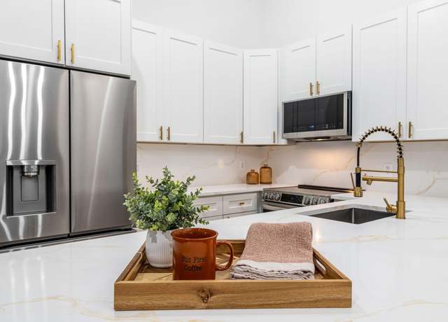 Property at 1191 Periwinkle Pl, Wellington, FL 33414, 2 beds, 2 baths