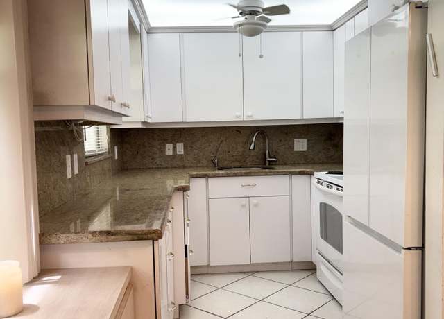 Property at 108 Upminster E, Deerfield Beach, FL 33442, 2 beds, 1.5 baths
