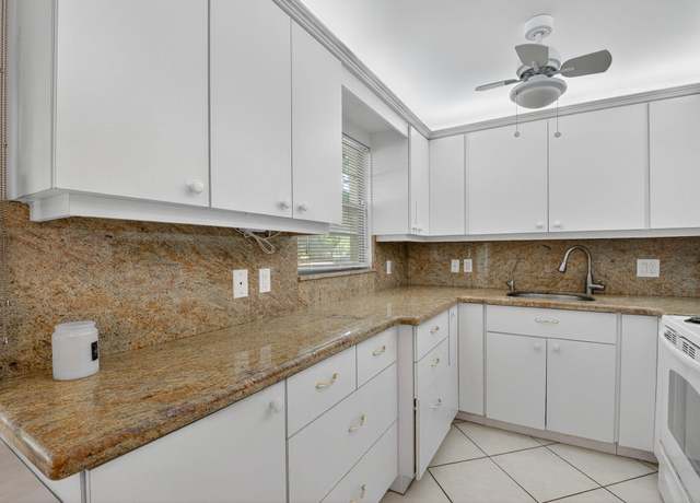 Property at 108 Upminster E, Deerfield Beach, FL 33442, 2 beds, 1.5 baths
