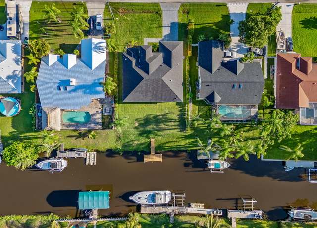 Property at 632 SE Seahouse Dr, Port Saint Lucie, FL 34983, 4 beds, 3 baths