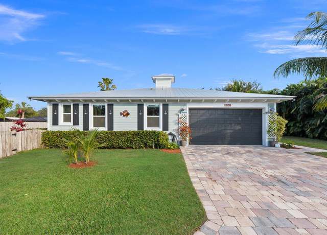 Property at 1305 SE Sea Oat Ln, Stuart, FL 34996, 4 beds, 2 baths
