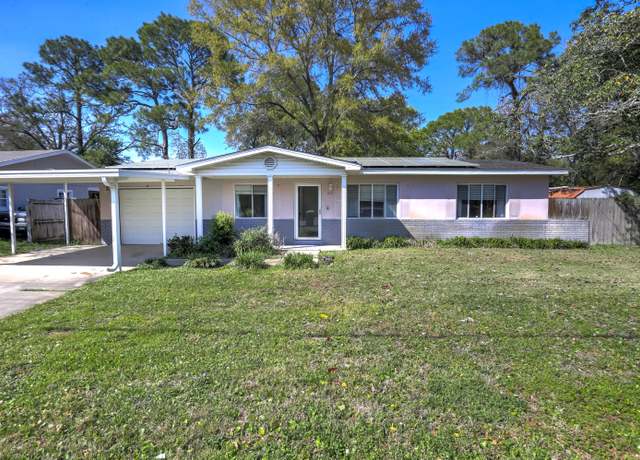 Property at 607 Hollywood Blvd E, Mary Esther, FL 32569, 3 beds, 1 bath