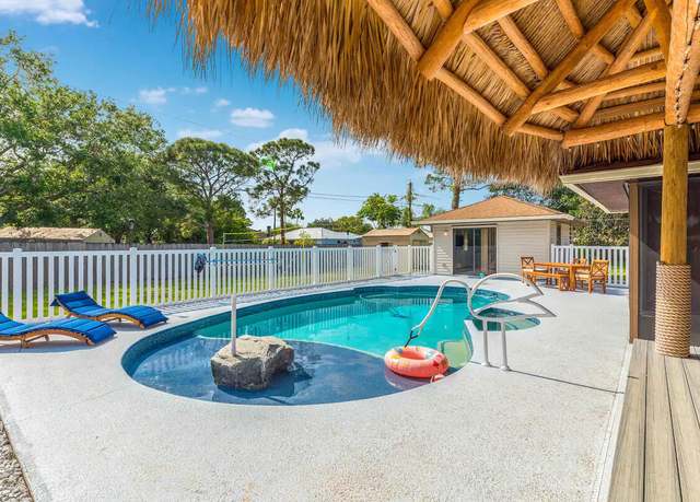 Property at 2550 SE Calais St, Port Saint Lucie, FL 34952, 3 beds, 3 baths
