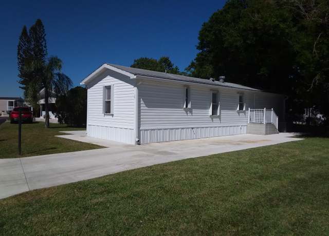 Property at 267 Nightingale Ave, Fort Pierce, FL 34982, 2 beds, 2 baths