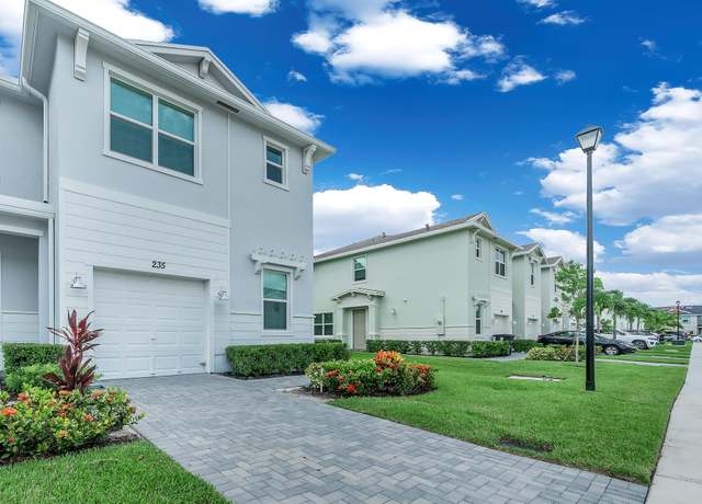 Property at 235 SE Woodbark St, Port Saint Lucie, FL 34984, 3 beds, 2.5 baths