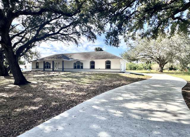 Property at 8379 NW 189th Ave, Okeechobee, FL 34972, 3 beds, 2.5 baths