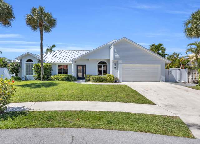 Property at 11 Hemlock Ln, Tequesta, FL 33469, 3 beds, 2 baths