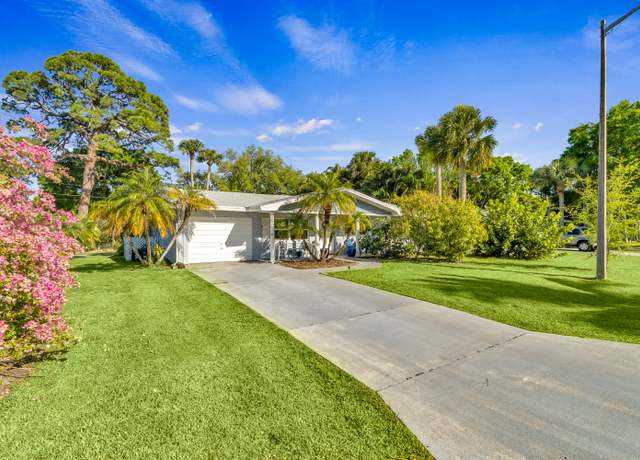 Property at 1946 5th Ct, Vero Beach, FL 32960, 4 beds, 3 baths
