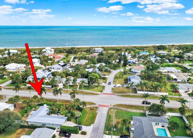 Property at 1920 Jacaranda Dr, Fort Pierce, FL 34949, 2 beds, 3 baths