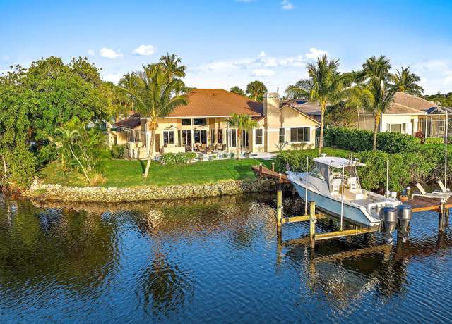 Property at 8575 SE Water Oak Pl, Jupiter, FL 33469, 3 beds, 2.5 baths