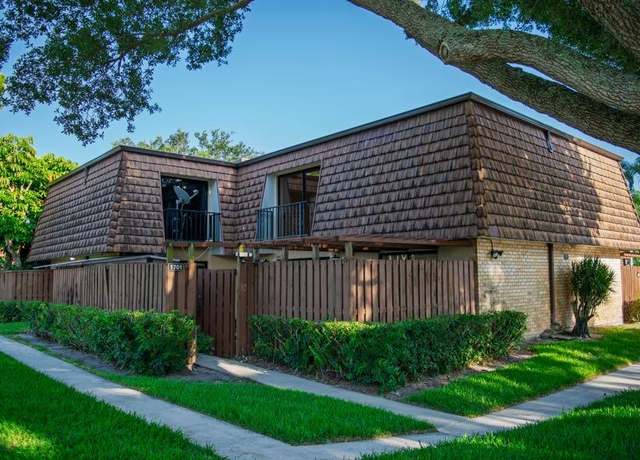 Property at 1701 17th Ln, Greenacres, FL 33463, 3 beds, 3 baths
