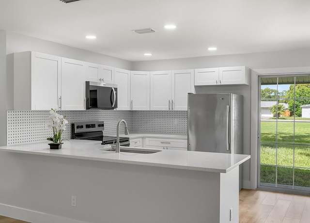 Property at 534 Michael St, Sebastian, FL 32958, 3 beds, 2 baths