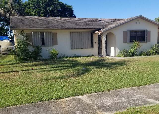 Property at 3209 Jersey Ct, Fort Pierce, FL 34947, 3 beds, 2 baths