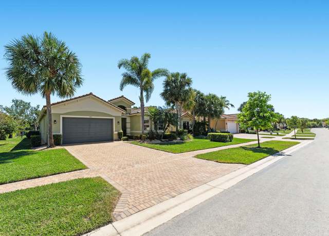 Property at 9362 Isles Cay Dr, Delray Beach, FL 33446, 3 beds, 2.5 baths