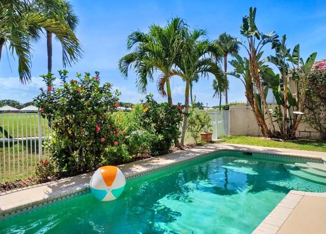 Property at 1219 Avondale Ln, West Palm Beach, FL 33409, 4 beds, 2.5 baths