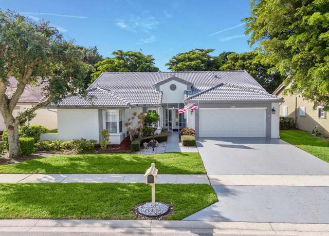 Property at 8261 Lake Cypress Rd, Lake Worth, FL 33467, 3 beds, 2 baths