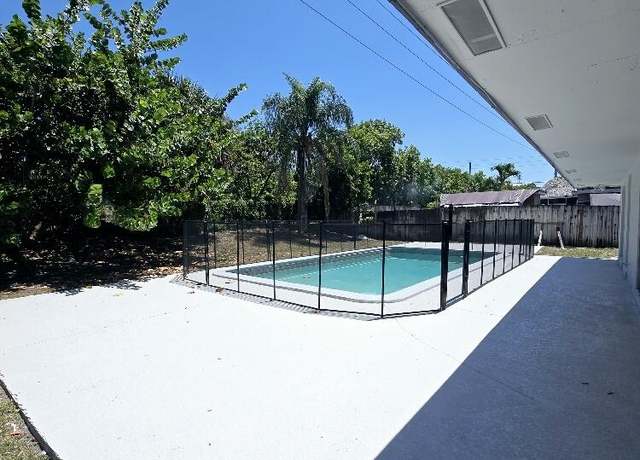 Property at 6952 Tradewind Way, Lake Worth, FL 33462, 3 beds, 2 baths