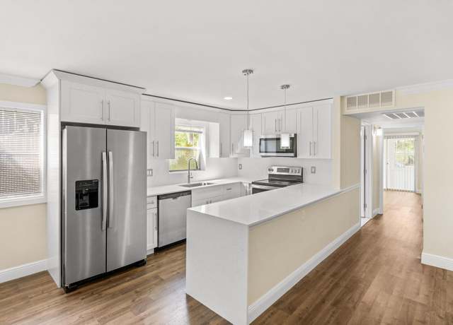 Property at 641 Flanders N N, Delray Beach, FL 33484, 2 beds, 2 baths