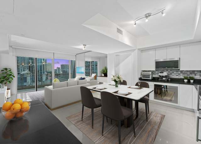 Property at 92 SW 3rd St #1504, Miami, FL 33130, 2 beds, 2 baths