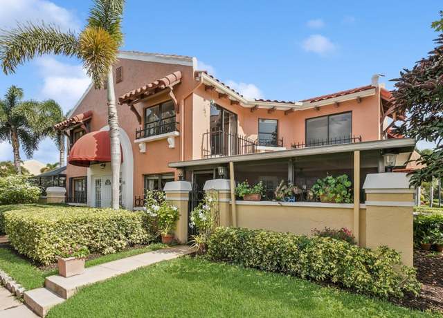Property at 24 Uno Lago Dr, Juno Beach, FL 33408, 2 beds, 2.5 baths