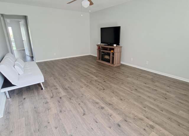 Property at 42 Norwich B, West Palm Beach, FL 33417, 2 beds, 1 bath
