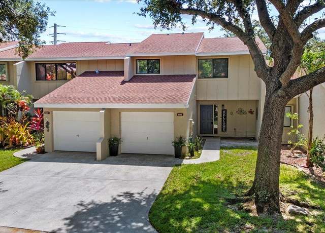 Property at 1635 SW Crossing Cir, Palm City, FL 34990, 3 beds, 2.5 baths