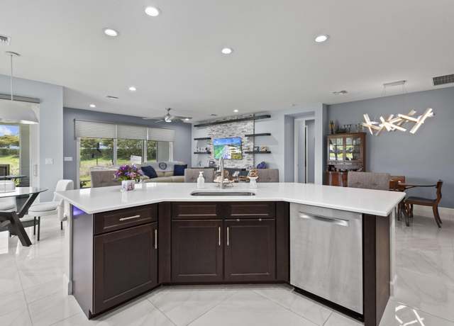 Property at 10847 SW Sunray St, Port Saint Lucie, FL 34987, 4 beds, 3 baths