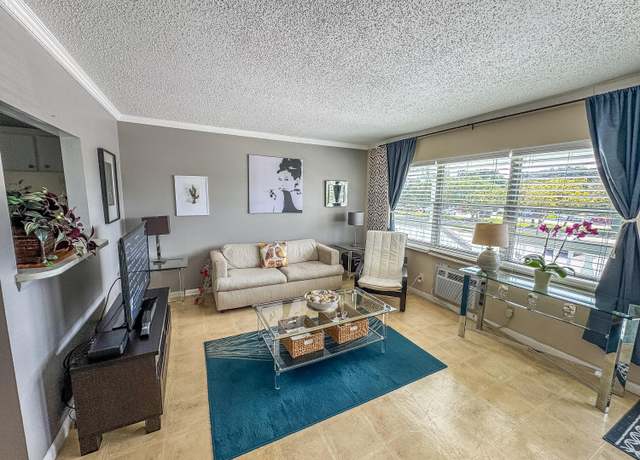 Property at 19 Oakridge B, Deerfield Beach, FL 33442, 1 bed, 1.5 baths