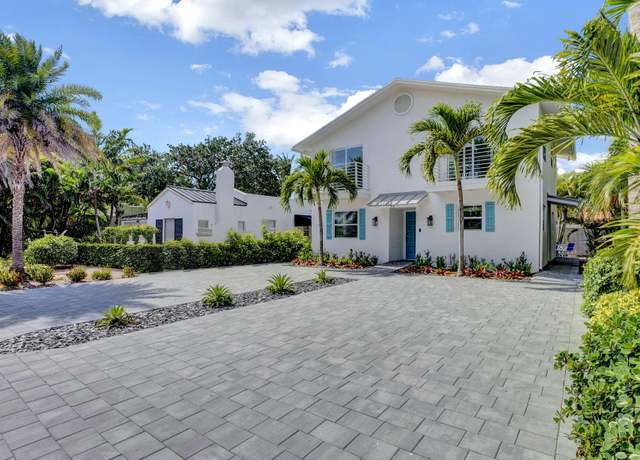 Property at 218 NE 10th St, Delray Beach, FL 33444, 6 beds, 3.5 baths