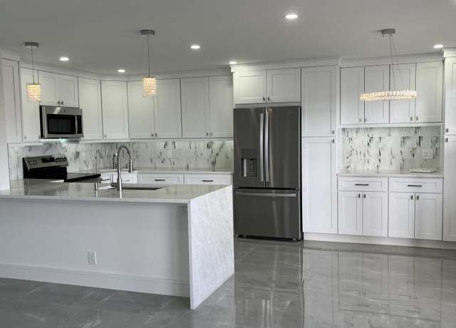 Property at 3033 Wolverton B, Boca Raton, FL 33434, 2 beds, 2 baths