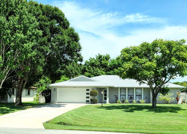 Property at 1602 SE Holiday Rd, Port Saint Lucie, FL 34952, 3 beds, 2 baths
