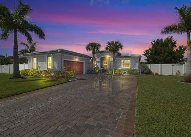 Property at 7352 NW Greenspring St, Port Saint Lucie, FL 34987, 3 beds, 3 baths