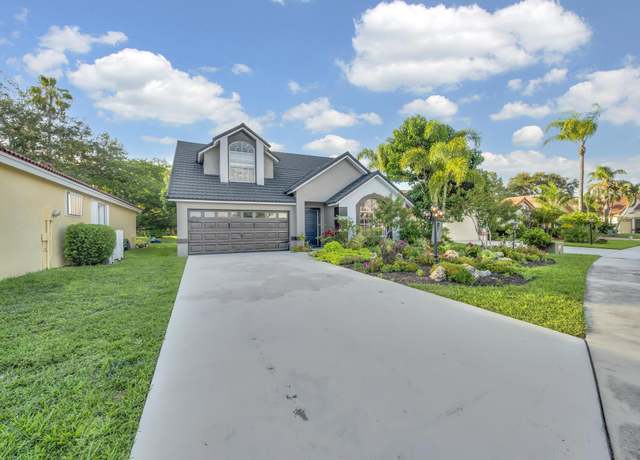 Property at 12673 White Coral Dr, Wellington, FL 33414, 3 beds, 2.5 baths