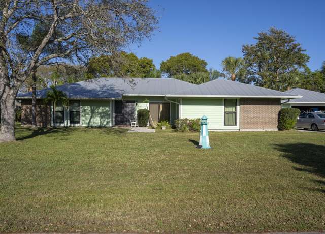 Property at 2995 SE Glasgow Dr, Stuart, FL 34997, 3 beds, 2 baths
