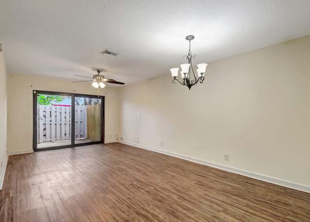 Property at 5171 Glencove Ln, West Palm Beach, FL 33415, 2 beds, 2 baths