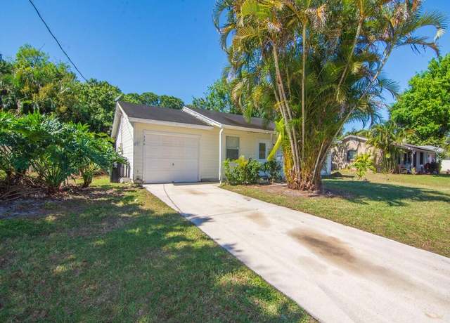 Property at 526 NW Kingston St, Port Saint Lucie, FL 34983, 2 beds, 2 baths