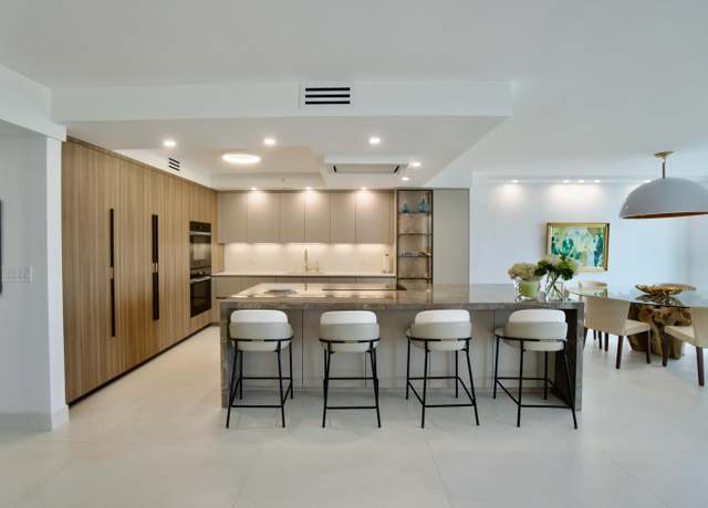 Property at 20201 E Country Club Dr #1005, Aventura, FL 33180, 3 beds, 3.5 baths