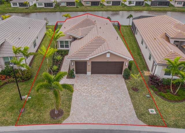 Property at 11821 SW Coral Cove Pkwy, Port Saint Lucie, FL 34987, 3 beds, 2.5 baths