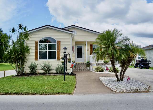 Property at 301 Heritage Blvd, Vero Beach, FL 32966, 2 beds, 2 baths