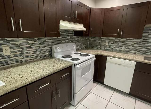 Property at 642 NW 13th St #31, Boca Raton, FL 33486, 3 beds, 2 baths