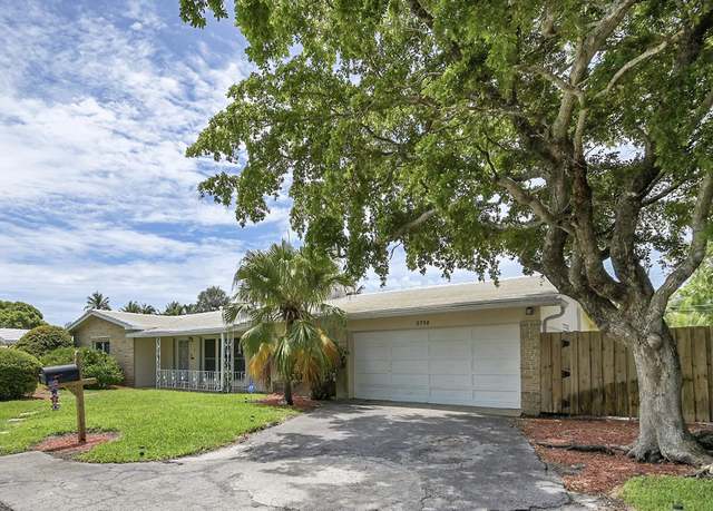 Property at 2750 SE 3rd St, Pompano Beach, FL 33062, 2 beds, 2 baths